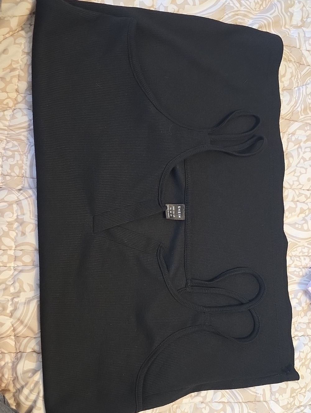 SHEIN Black Ribbed V-Neck Tank Top